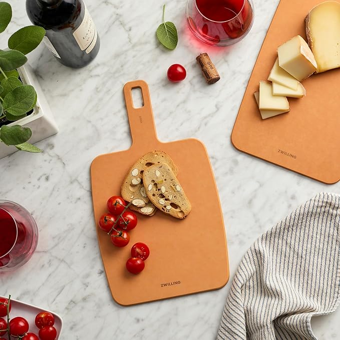 ZWILLING Plant Fiber 13-in x 7.5-in Cutting Board with Handle- Natural