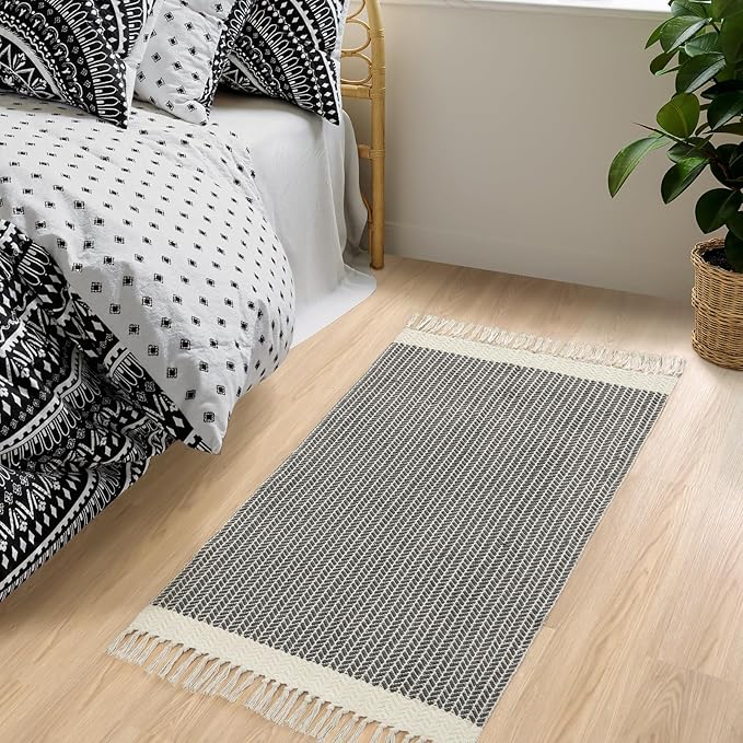 Lahome Belle Boho Bathroom Rugs, Small 2x3 Entry Rug Washable Front Door Bath Mat Woven Cotton Area Rug with Tassels, Farmhouse Non Shedding Lightweight Grey Throw Rug Low Pile Carpet for Kitchen