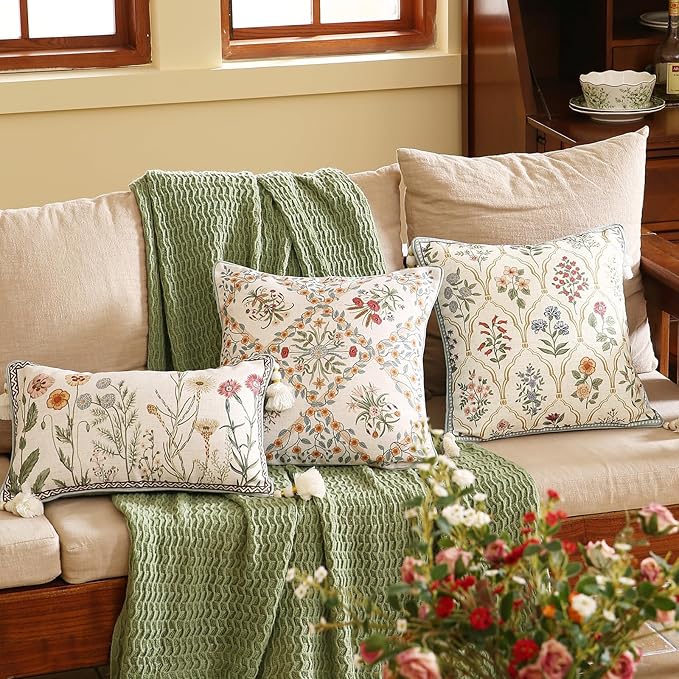 ISAENNE Design Linen Throw Pillow Covers 18"x18" Pack of 2, Square Farmhouse Cushion Covers with Red Pink Yellow Watercolor Wildflower Pattern Decor Pillowcases for Bed,Living Room,Outdoor,Car