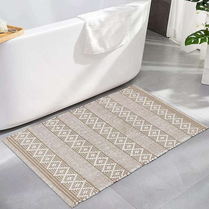 Chardin home Beige & White Boho Throw Rug 2x3 feet |Hand Woven Farmhouse Rug | Great in Kitchens entryways doormats Bathrooms Meditation Mat | Machine Washable & Reversible Cotton Rugs