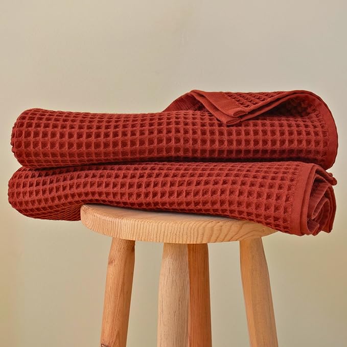 PÜSKÜL Pack of 2 Waffle Bath & Spa Towels - Premium 100% Turkish Organic Cotton - Quick Dry Thin Bath Towel for Bathroom - Made in Turkey (Brick, 32x63 inch)