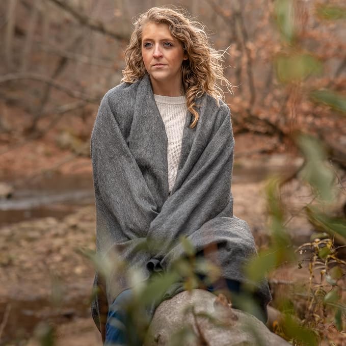 Alpaca Wool Throw Blanket | Warm, Ultra-Soft, Breathable, Non-Itchy Blanket-Throw | Hypoallergenic and Beautiful Fabric (Gray)