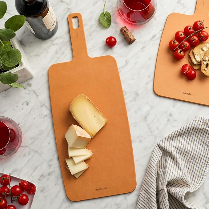 ZWILLING Plant Fiber 19-in x 7.5-in Cutting Board with Handle - Natural