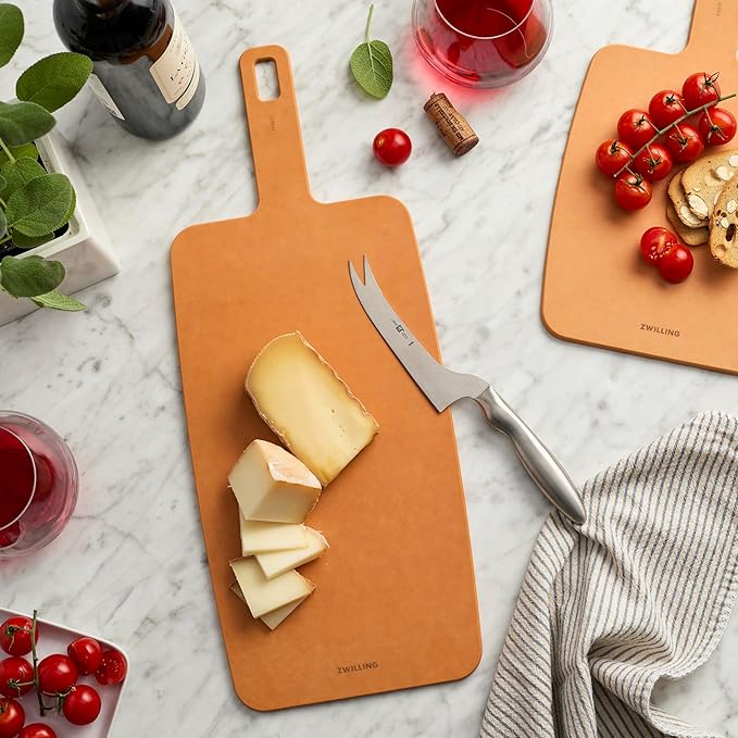 ZWILLING Plant Fiber 19-in x 7.5-in Cutting Board with Handle - Natural