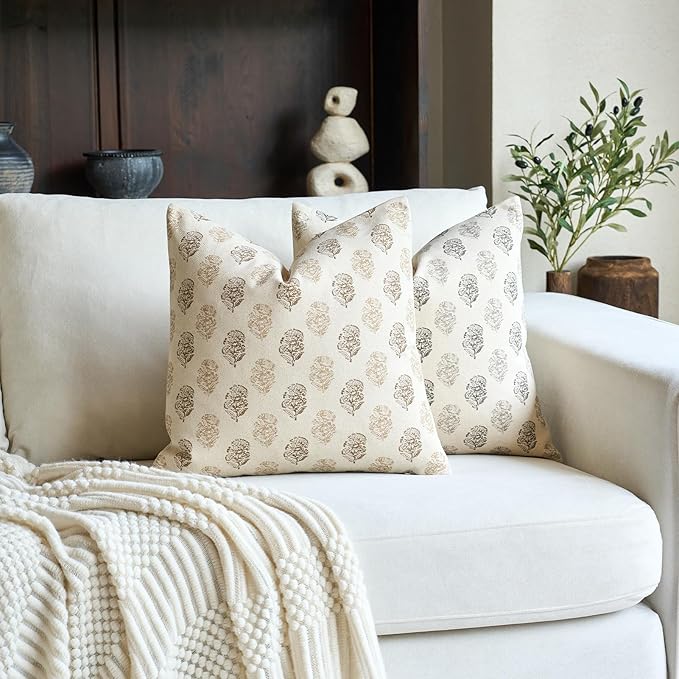 FIOUOVO Floral Vintage Throw Pillow Covers 18x18 Pillow Cover Block Print Decorative Cushion Covers Farmhouse Neutral Accent Home Décor for Sofa Couch Living Room Bedroom, 1PC, Cognac Brown