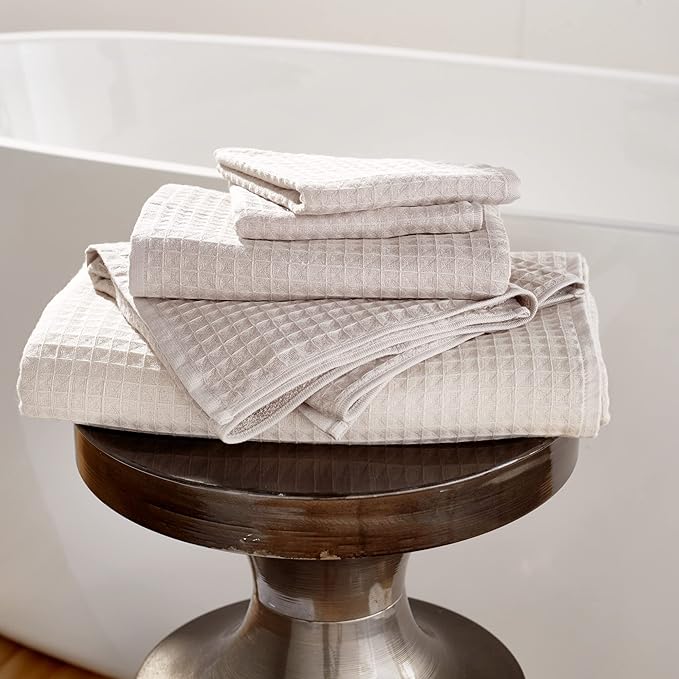 UCHINO Waffle Twist Cotton Weave Bath Towel for Bathroom Lightweight Absorbent Quick Dry Honeycomb Texture Solid Terry Loop Reverse 30" x 60", 1 Bath Towel, Linen