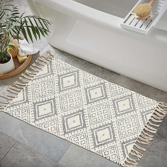 Chardin home Boho Diamond Rug, 20x32 Inches, Ivory and Black Bohemian Chic Throw Rug with Hand Woven Fringes, Perfect for entryway, Doormat, hallways, Kitchens