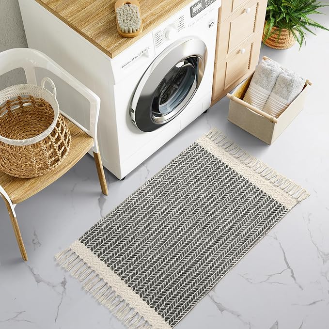 Lahome Belle Boho Bathroom Rugs, Small 2x3 Entry Rug Washable Front Door Bath Mat Woven Cotton Area Rug with Tassels, Farmhouse Non Shedding Lightweight Grey Throw Rug Low Pile Carpet for Kitchen