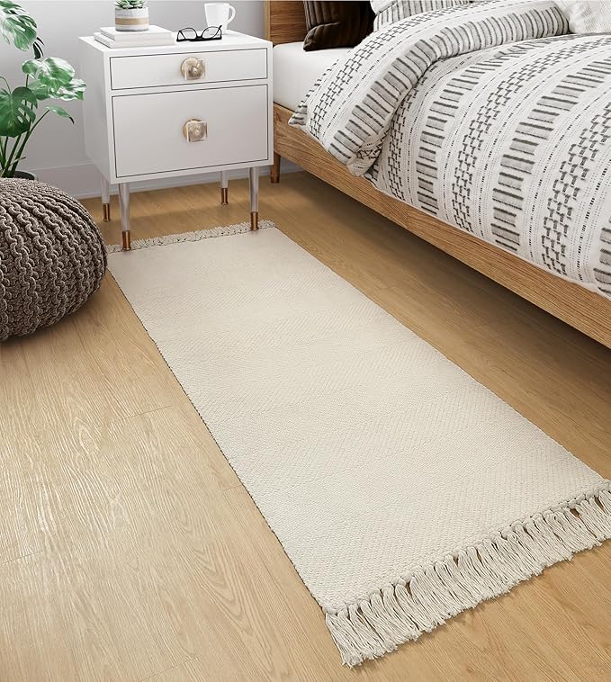 Collive Hallway Runner Rug, 2' x 5' Soft Washable Kitchen Runner Rug, White/Beige Contemporary Modern Laundry Room Rugs Indoor Hand-Woven Cotton Carpet for Bedroom Entryway Front Door Farmhouse