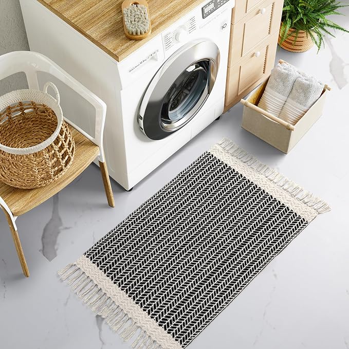 Lahome Belle Boho Bathroom Rugs, Small 2x3 Front Door Mat Lightweight Kitchen Rug Woven Cotton Area Rug with Tassels, Farmhouse Washable Black and White Throw Rug Low Pile Carpet for Entry Laundry