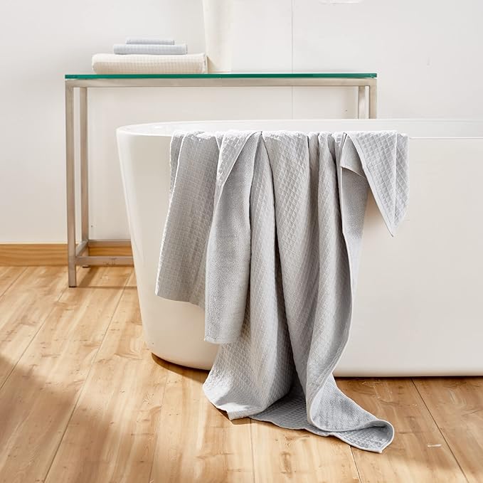 UCHINO Waffle Twist Cotton Weave Hand Towel for Bathroom Lightweight Absorbent Quick Dry Honeycomb Texture Solid Terry Loop Reverse 20" x 30", 1 Hand Towel, Grey