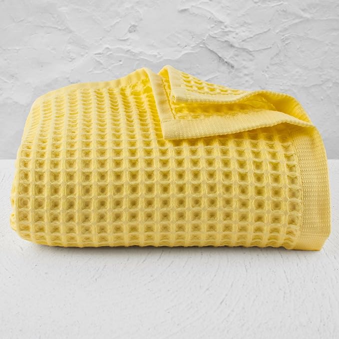 PÜSKÜL Pack of 2 Waffle Bath & Spa Towels - Premium 100% Turkish Organic Cotton - Quick Dry Thin Bath Towel for Bathroom - Made in Turkey (Light Yellow, 32x63 inch)