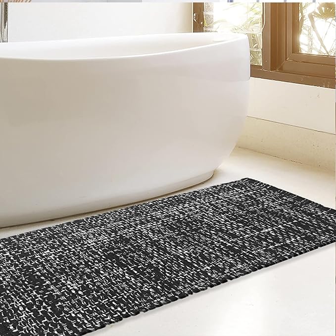 Chardin home Black & White Reversible Runner Rug, 2x5 feet Machine Washable Cotton Rug, Perfect for hallways, stairwell, Kitchen Bedroom