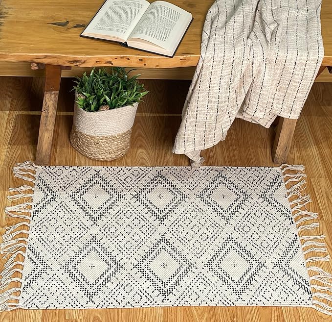 Chardin home Boho Diamond Rug, 20x32 Inches, Ivory and Black Bohemian Chic Throw Rug with Hand Woven Fringes, Perfect for entryway, Doormat, hallways, Kitchens