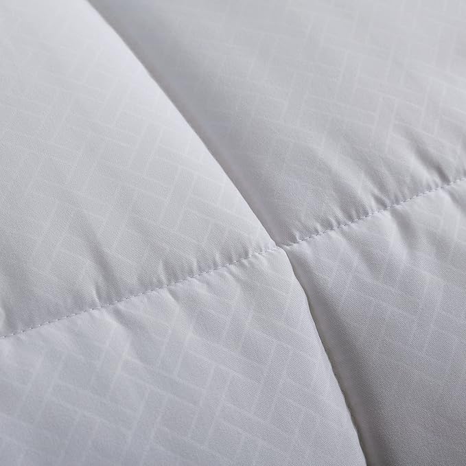 Feather and Loom European Gusset All Season Down Alternative Comforter - 1.5-inch Gusset for Extra Loft, Easy Care Microfiber Cover, Hypoallergenic Fiber Fill - Color: Gray | Size: Full/Queen