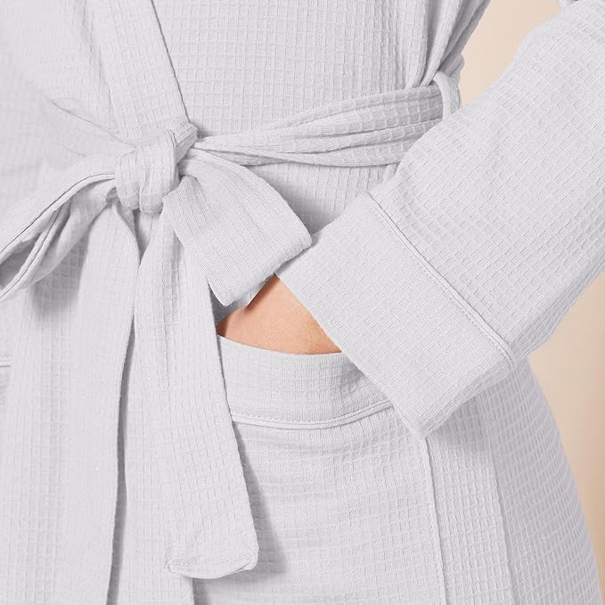 Amazon Essentials Women's Lightweight Cotton Waffle Mid-Length Bathrobe (Available in Plus Size)