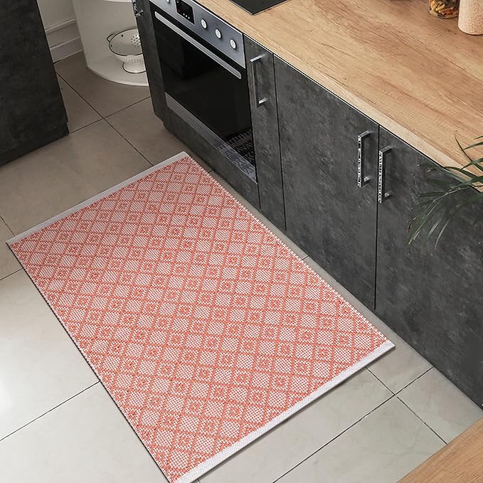 Cotton Diamond Woven Area Rug 2x3 Feet - Dusty Pink, Non Slip Soft Decorative Farmhouse Décor Floor Rugs Ideal for Entryway, Kitchen, Patio | Peach Sturdy Accent Balcont Throw Door Mat for Washable