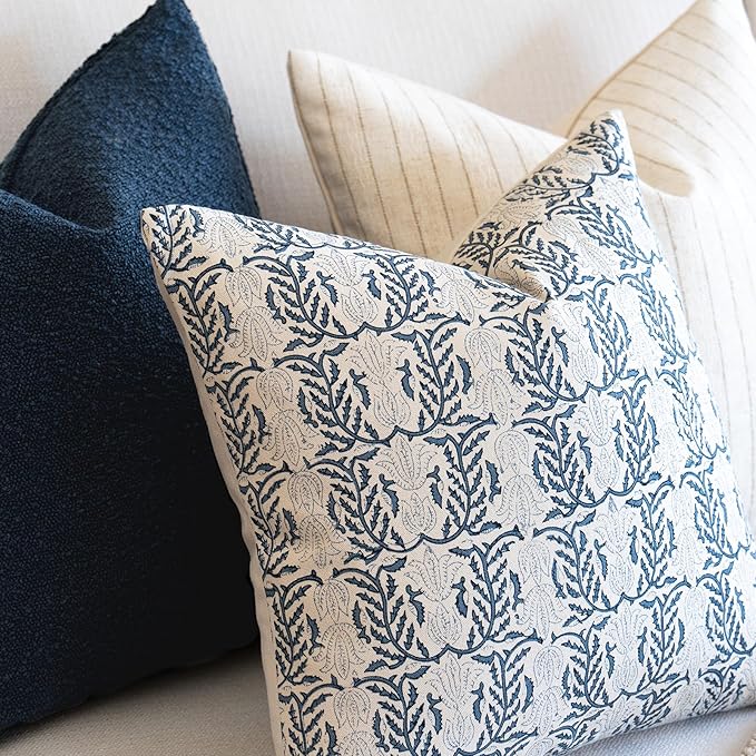 FIOUOVO Floral Throw Pillow Covers 18x18 Set of 2 Block Print Cushion Covers Farmhouse Neutral Accent Decorative Pillow Covers Home Decor for Sofa Couch Living Room Bedroom, Blue
