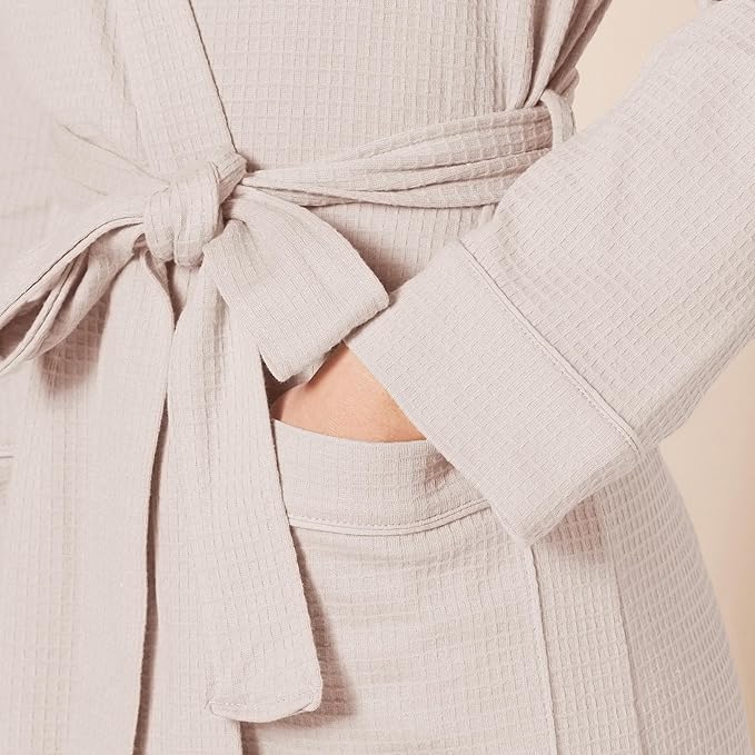 Amazon Essentials Women's Lightweight Cotton Waffle Mid-Length Bathrobe (Available in Plus Size)