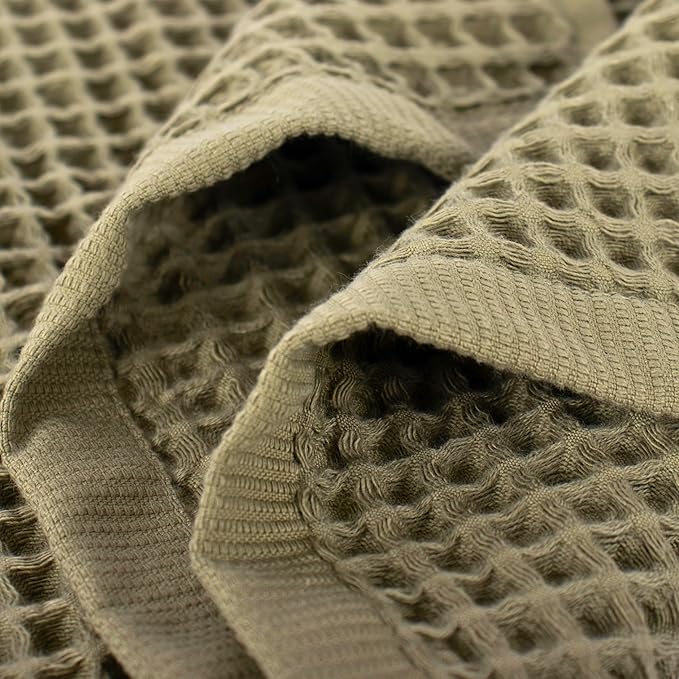 PÜSKÜL Pack of 2 Waffle Bath & Spa Towels - Premium 100% Turkish Organic Cotton - Quick Dry Thin Bath Towel for Bathroom - Made in Turkey (Khaki Green, 32x63 inch)