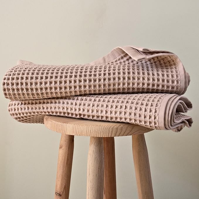PÜSKÜL Pack of 2 Waffle Bath & Spa Towels - Premium 100% Turkish Organic Cotton - Quick Dry Thin Bath Towel for Bathroom - Made in Turkey (Beige, 32x63 inch)