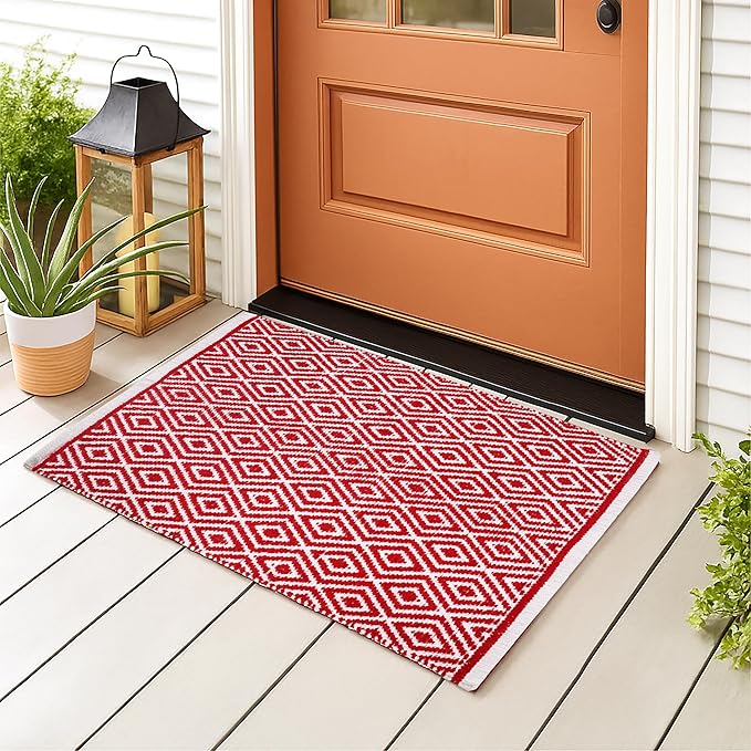Ramanta Home 100% Cotton Diamond Handwoven Reversible Rug 21x34 Inch– Red| Soft Washable Area Rug for Bathroom, Kitchen, Bedroom, Entryway | Durable Lightweight Handmade Accent Floor Mat | Boho Déco