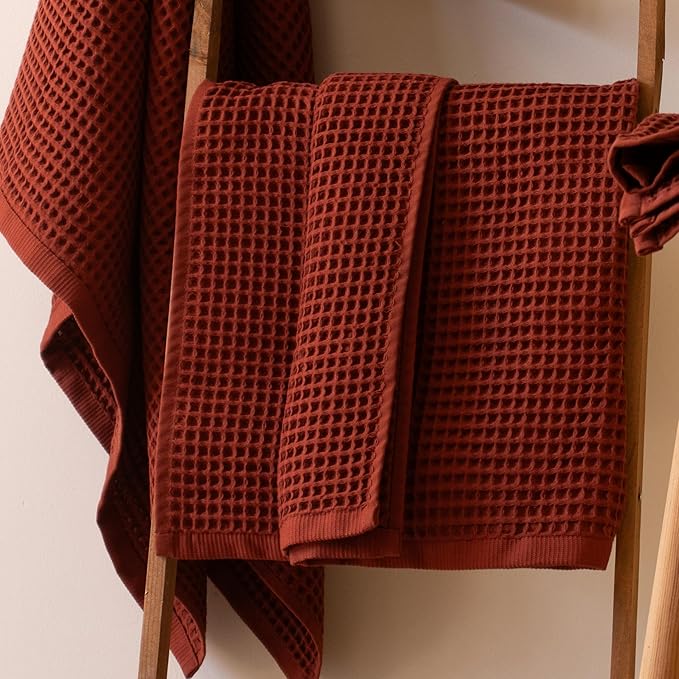 PÜSKÜL Pack of 2 Waffle Bath & Spa Towels - Premium 100% Turkish Organic Cotton - Quick Dry Thin Bath Towel for Bathroom - Made in Turkey (Brick, 32x63 inch)