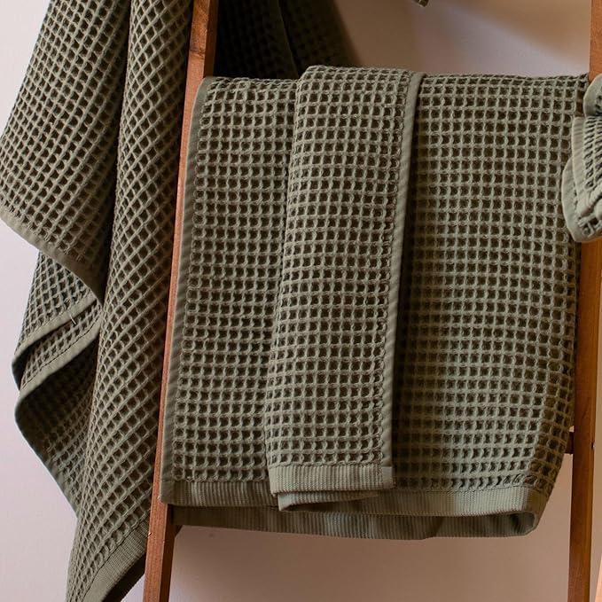 PÜSKÜL Pack of 2 Waffle Bath & Spa Towels - Premium 100% Turkish Organic Cotton - Quick Dry Thin Bath Towel for Bathroom - Made in Turkey (Khaki Green, 32x63 inch)