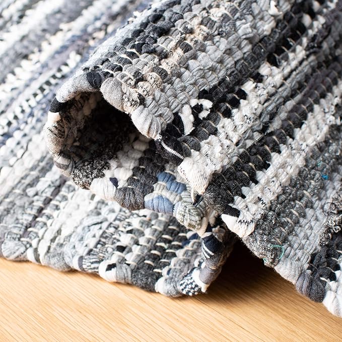 SAFAVIEH Rag Rug Collection Area Rug - 6' Round, Grey, Handmade Boho Stripe Cotton, Ideal for High Traffic Areas in Living Room, Bedroom (RAR128A)