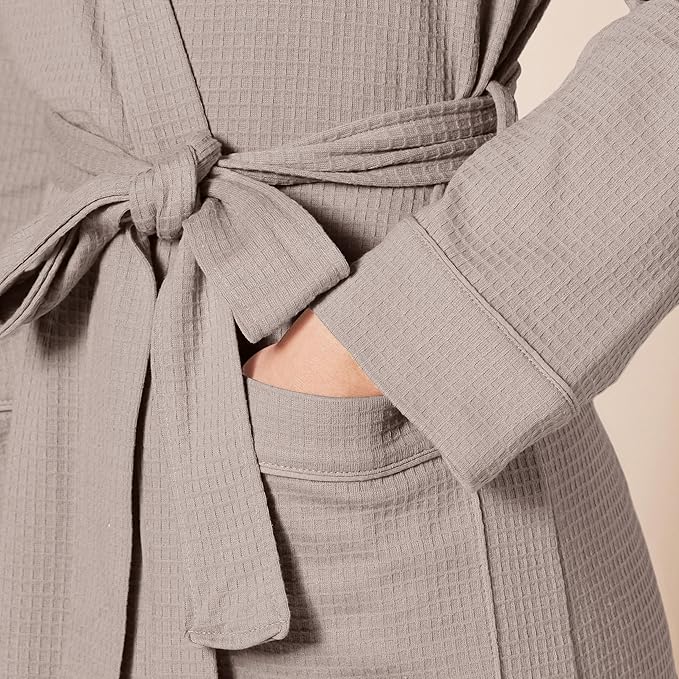 Amazon Essentials Women's Lightweight Waffle Full-Length Bath Robe with Pockets (Available in Plus Size)