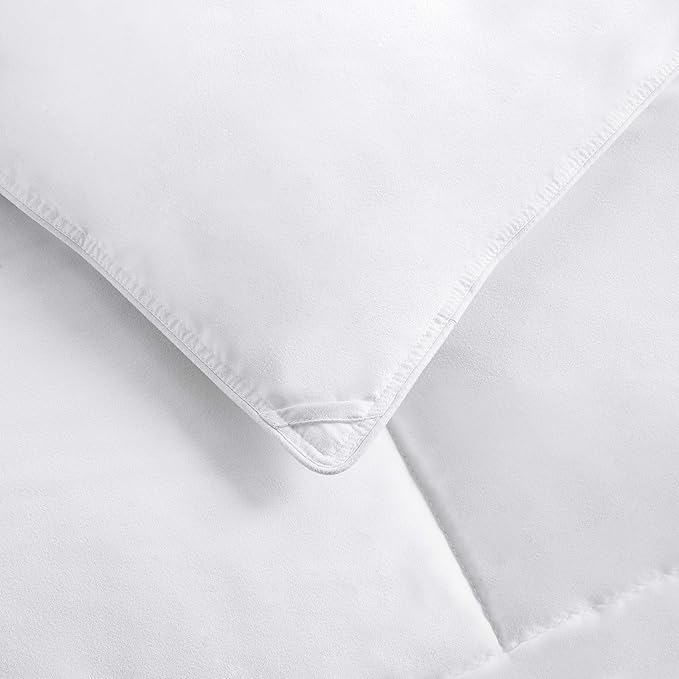 Amazon Basics White Down Alternative Comforter and Duvet Insert with Corner Tabs, Machine Washable, Twin, All-Season