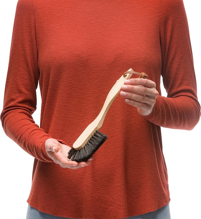 Redecker Dish Brush, Horsehair, Curved Handle – Wrap-Around Bristles for Corner Cleaning, Made in Germany