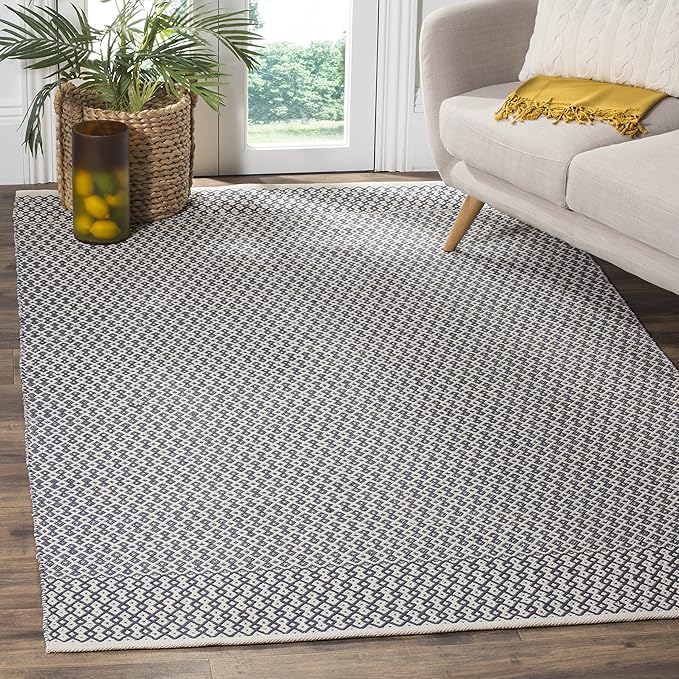 SAFAVIEH Montauk Collection Area Rug - 6' x 9', Ivory & Navy, Handmade Flat Weave Boho Farmhouse Cotton, Ideal for High Traffic Areas in Living Room, Bedroom (MTK339B)